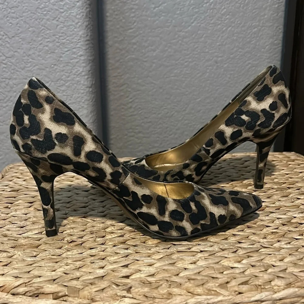 Ann Taylor Loft Animal Print, Women’s 6.5 M, 3.5” Heel, Fabric Heels